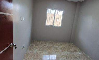 Departamento en Alquiler en la Alborada, Planta Baja, 3 Habitaciones, 2 Baños, Patio, Norte de Guayaquil.