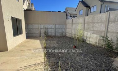 Se arrienda casa en condominio Curauma