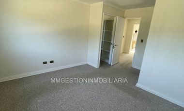 Se arrienda casa en condominio Curauma