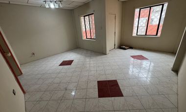 En venta casa de 3 dormitorios en cdla.La Orquídeas Norte.