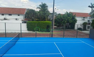 Vendemos hermosa casa de tres pisos en Conjunto en la ciudad de Girardot.