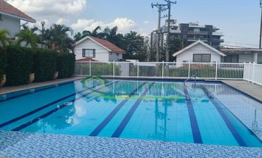 Vendemos hermosa casa de tres pisos en Conjunto en la ciudad de Girardot.