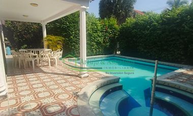 Vendemos hermosa casa de tres pisos en Conjunto en la ciudad de Girardot.