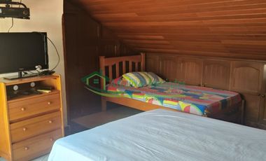 Vendemos hermosa casa de tres pisos en Conjunto en la ciudad de Girardot.