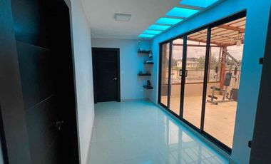 Casa independiente esquinera con galpón en renta – Sector Fajardo, Valle de los Chillos
