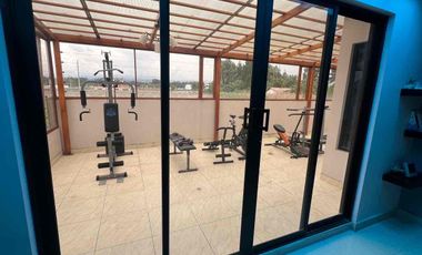 Casa independiente esquinera con galpón en renta – Sector Fajardo, Valle de los Chillos