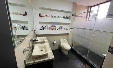 Casa independiente esquinera con galpón en renta – Sector Fajardo, Valle de los Chillos