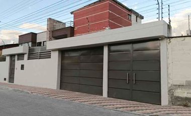Casa independiente esquinera con galpón en renta – Sector Fajardo, Valle de los Chillos