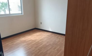 CASA DE TRES RECAMARAS EN ESQUINA Y FRENTE A AREA VERDE Y AMENIDADES.