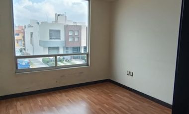 CASA DE TRES RECAMARAS EN ESQUINA Y FRENTE A AREA VERDE Y AMENIDADES.