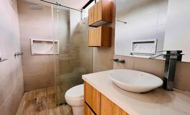 de renta Cumbayà a estrenar departamento  de 2 habitaciones 100 m2 con 2 parqueos gas centralizado