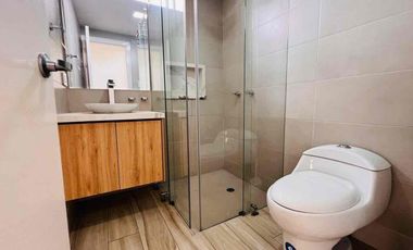 de renta Cumbayà a estrenar departamento  de 2 habitaciones 100 m2 con 2 parqueos gas centralizado
