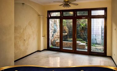 Rumah Daerah Emas Ngagel Surabaya