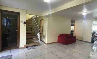 Excelente propiedad de 3 niveles