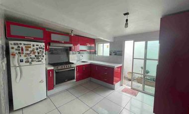 Excelente propiedad de 3 niveles