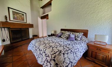 ENCANTADORA CASA ESTILO VALLESANA, UBICADA EN AVANDARO