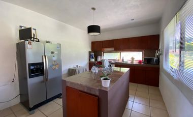 CONFORTABLE CASA EN RENTA