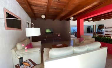 CONFORTABLE CASA EN RENTA