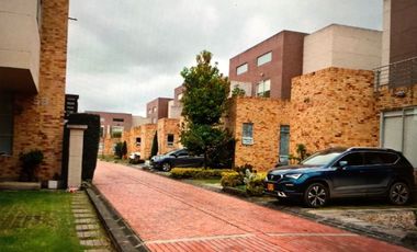 CHIA Venta Casa Campestre – Naturaleza, Luz y Confort cerca de Bogotá