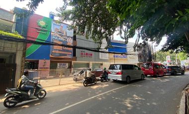 RUKO DI SEWAKAN DENGAN HARGA TERJANGKAU Menghadap Kemang Selatan