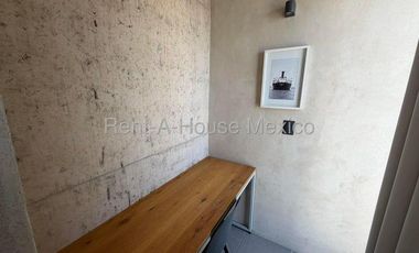 Departamento con 1 recámara y terraza. VENTA - Loma Dorada