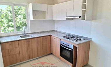 Se Arrienda Amplia y Hermosa casa en Exclusivo Condominio San Alfonso, comuna de Limache.