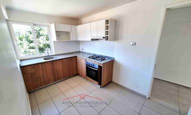 Se Arrienda Amplia y Hermosa casa en Exclusivo Condominio San Alfonso, comuna de Limache.