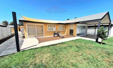 Se Arrienda Amplia y Hermosa casa en Exclusivo Condominio San Alfonso, comuna de Limache.