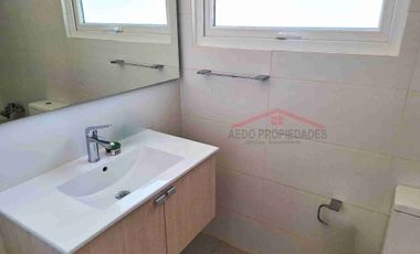 Se Arrienda Amplia y Hermosa casa en Exclusivo Condominio San Alfonso, comuna de Limache.