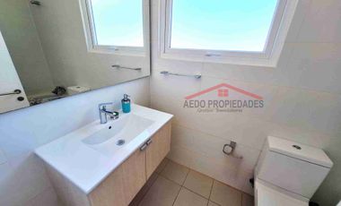 Se Arrienda Amplia y Hermosa casa en Exclusivo Condominio San Alfonso, comuna de Limache.