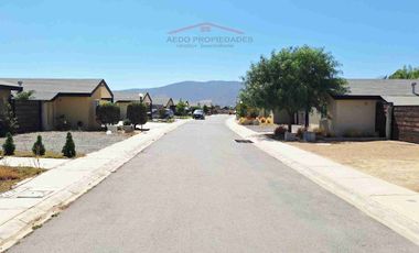 Se Arrienda Amplia y Hermosa casa en Exclusivo Condominio San Alfonso, comuna de Limache.