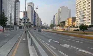 Venta de terreno para proyecto inmobiliario en Paseo de la República en Miraflores