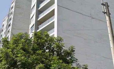 Venta de terreno para proyecto inmobiliario en Paseo de la República en Miraflores