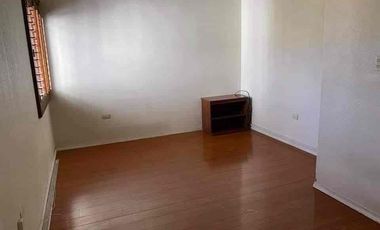 VENTA DE CASA ZONA CONSULADO