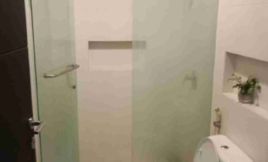 Disewakan Rumah full furnished di graha family Surabaya