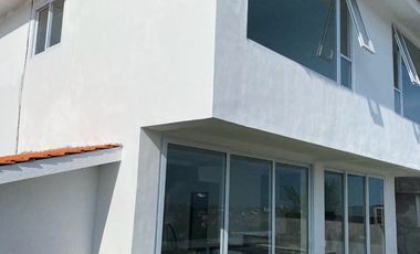 VILA DESAINER IKONIK DENGAN PEMANDANGAN LAUT 180°