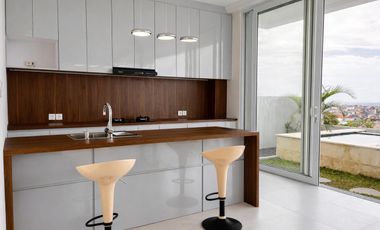 VILA DESAINER IKONIK DENGAN PEMANDANGAN LAUT 180°