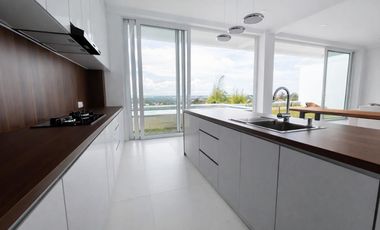 VILA DESAINER IKONIK DENGAN PEMANDANGAN LAUT 180°