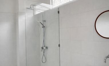 VILA DESAINER IKONIK DENGAN PEMANDANGAN LAUT 180°