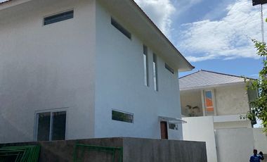 VILA DESAINER IKONIK DENGAN PEMANDANGAN LAUT 180°