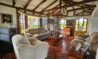 Exelente Oportunidad en Venta 
Tumbaco Sector San Jose de la Viña Terreno con casa + Suite
Dentro de Urbanización Privada .