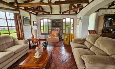 Exelente Oportunidad en Venta 
Tumbaco Sector San Jose de la Viña Terreno con casa + Suite
Dentro de Urbanización Privada .