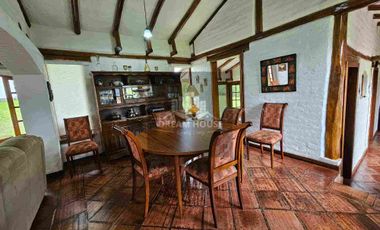 Exelente Oportunidad en Venta 
Tumbaco Sector San Jose de la Viña Terreno con casa + Suite
Dentro de Urbanización Privada .