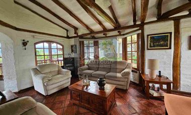 Exelente Oportunidad en Venta 
Tumbaco Sector San Jose de la Viña Terreno con casa + Suite
Dentro de Urbanización Privada .