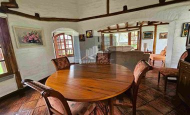 Exelente Oportunidad en Venta 
Tumbaco Sector San Jose de la Viña Terreno con casa + Suite
Dentro de Urbanización Privada .