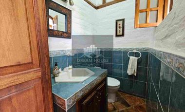 Exelente Oportunidad en Venta 
Tumbaco Sector San Jose de la Viña Terreno con casa + Suite
Dentro de Urbanización Privada .