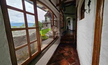 Exelente Oportunidad en Venta 
Tumbaco Sector San Jose de la Viña Terreno con casa + Suite
Dentro de Urbanización Privada .