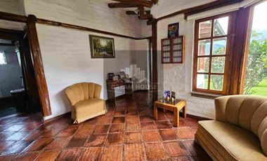 Exelente Oportunidad en Venta 
Tumbaco Sector San Jose de la Viña Terreno con casa + Suite
Dentro de Urbanización Privada .