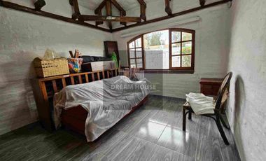 Exelente Oportunidad en Venta 
Tumbaco Sector San Jose de la Viña Terreno con casa + Suite
Dentro de Urbanización Privada .