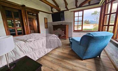 Exelente Oportunidad en Venta 
Tumbaco Sector San Jose de la Viña Terreno con casa + Suite
Dentro de Urbanización Privada .